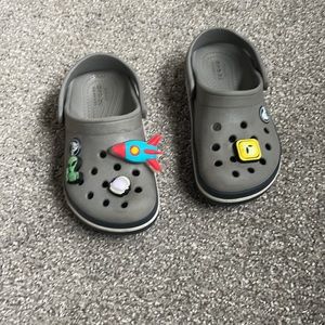 Toddler crocs